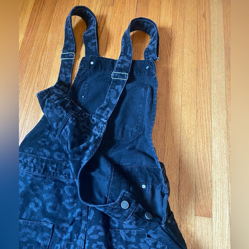 asos short overalls denim with print black leopard print 30” waist - Picture 3 of 5